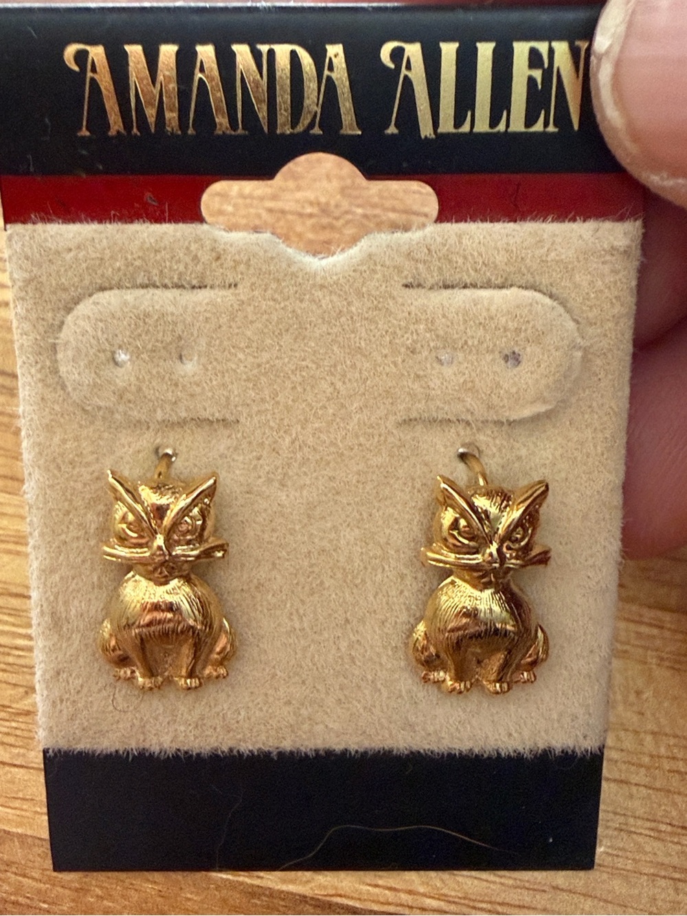 Amanda Allen Vintage Gold Tone Whimsical Textured Cats Pierce Earrings